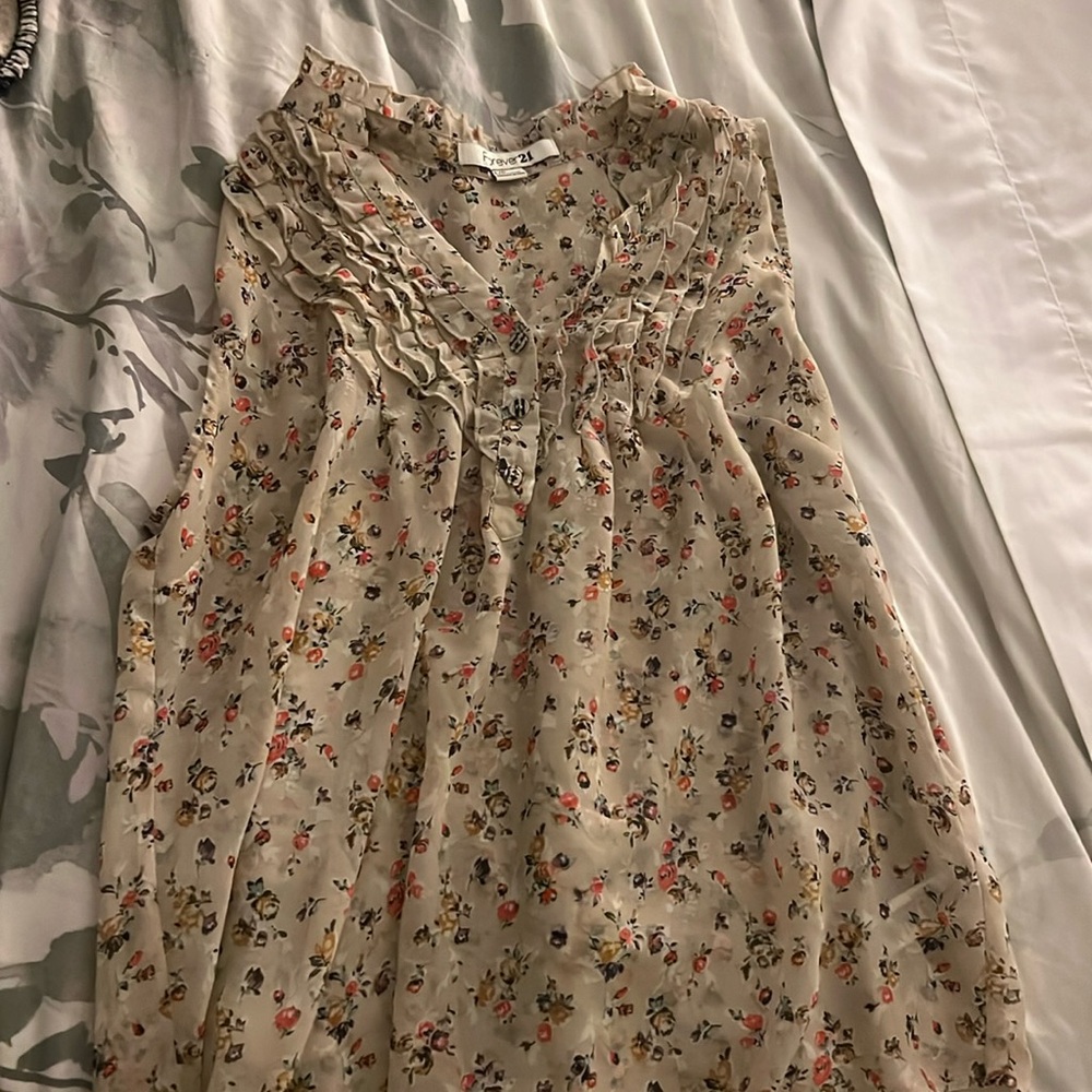 Forever 21 women’s sleeveless blouse, size large